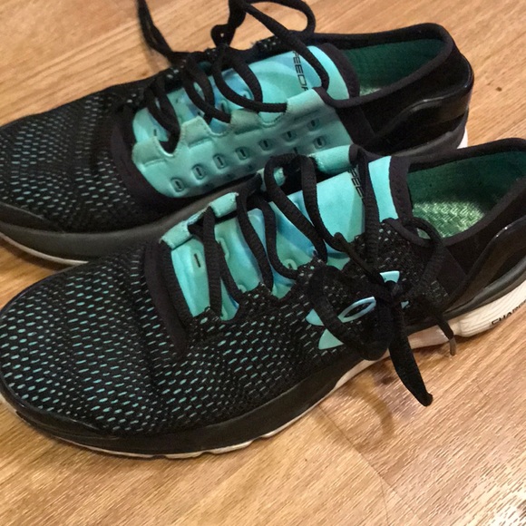 UA speedform running shoes - Picture 3 of 4